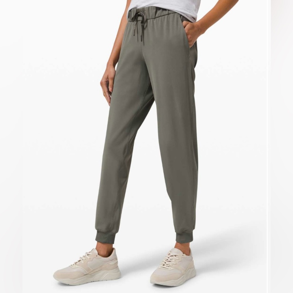 Lululemon On the fly jogger Grey Sage